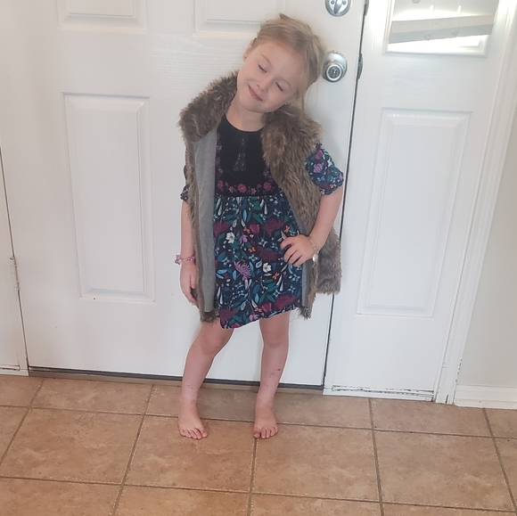 Justice 12/14 brown faux fur vest zip up - Picture 4 of 15